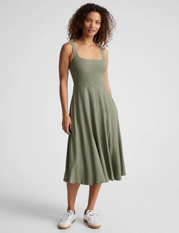 Refresh Your Wardrobe For Less This Weekend Featherweight At The Ready Square Neck Dress Refresh Your Wardrobe For Less This Weekend Featherweight At The Ready Square Neck Dress