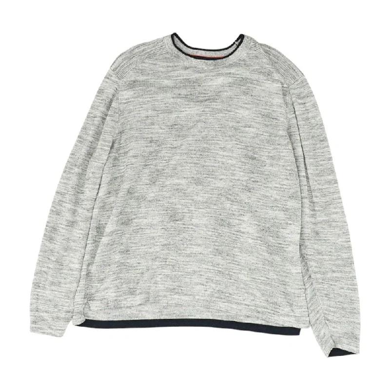 Gray Solid Crewneck Knit Top