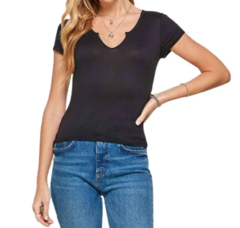 Notched Neck Short Sleeve Tee Top In Black