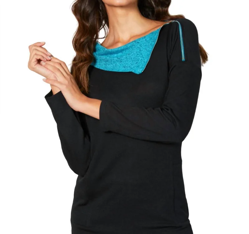 Zip Neck Top In Black/turquoise