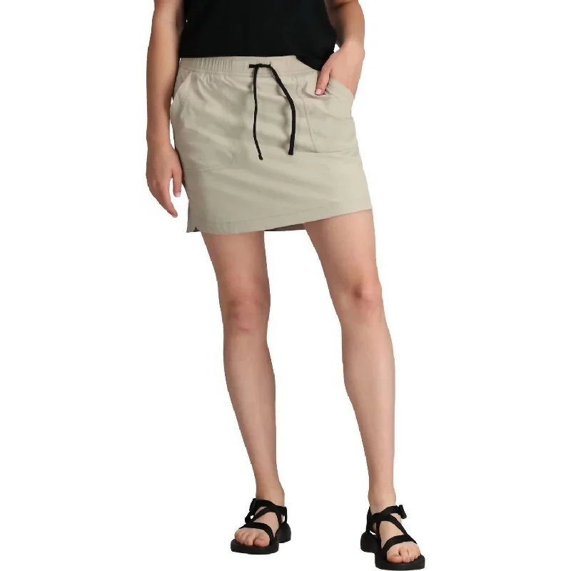 Ferrosi Skort In Dark Sand