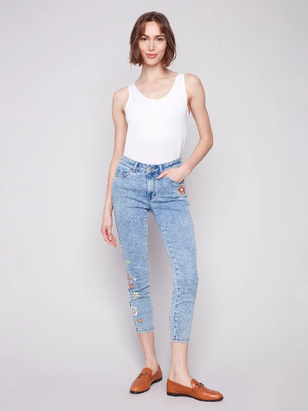 Skinny Jeans with Floral Embroidery - Light Blue