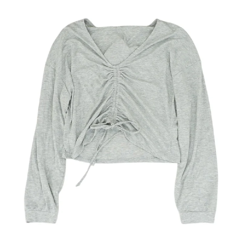 Gray Solid V Neck Knit Top