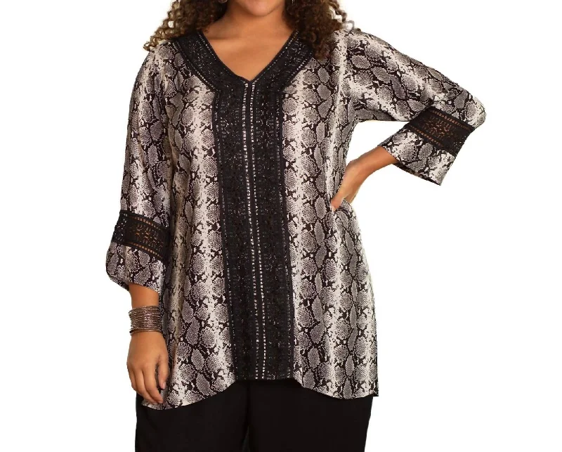 Print Tatum Bracelet Sleeve V-Neck Tunic - Plus Size In Asp Scale